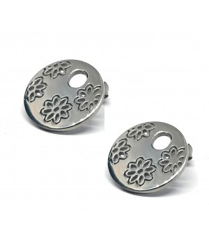 Round earrings with flowers